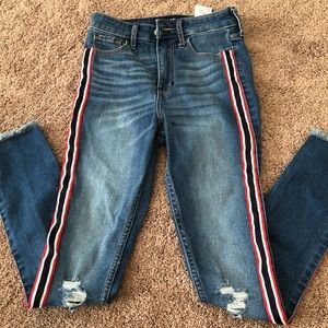 Hollister Jeans- -high rise crop super skinny